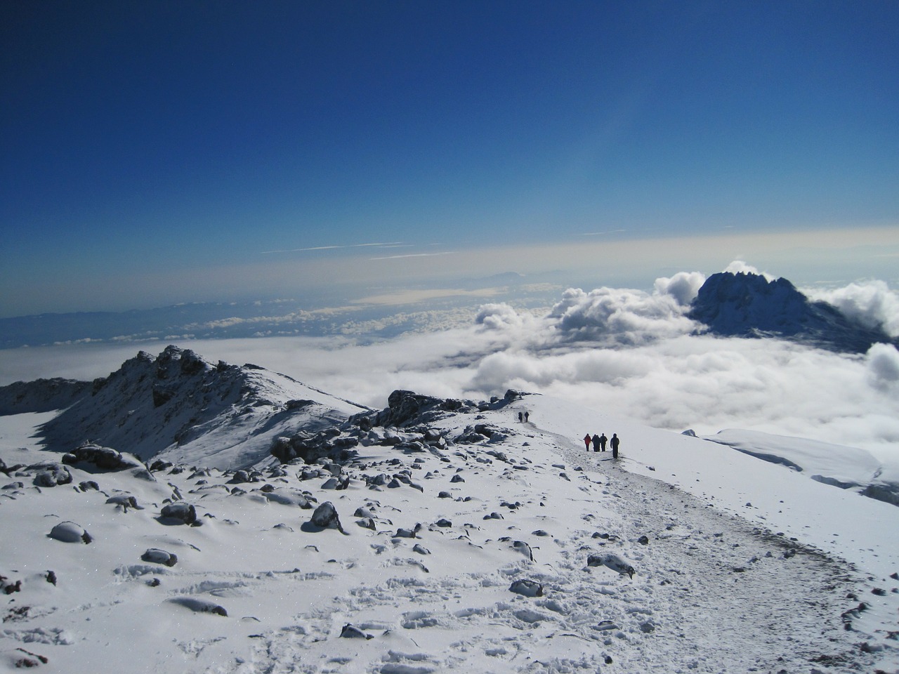 Doi români din Austria au cucerit vârful Kilimanjaro
